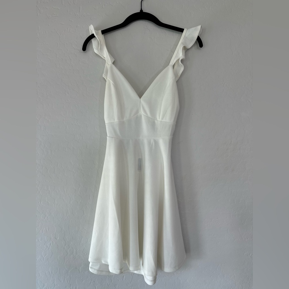 Windsor White Sleeveless Cut-Out Back V-Neckline‎